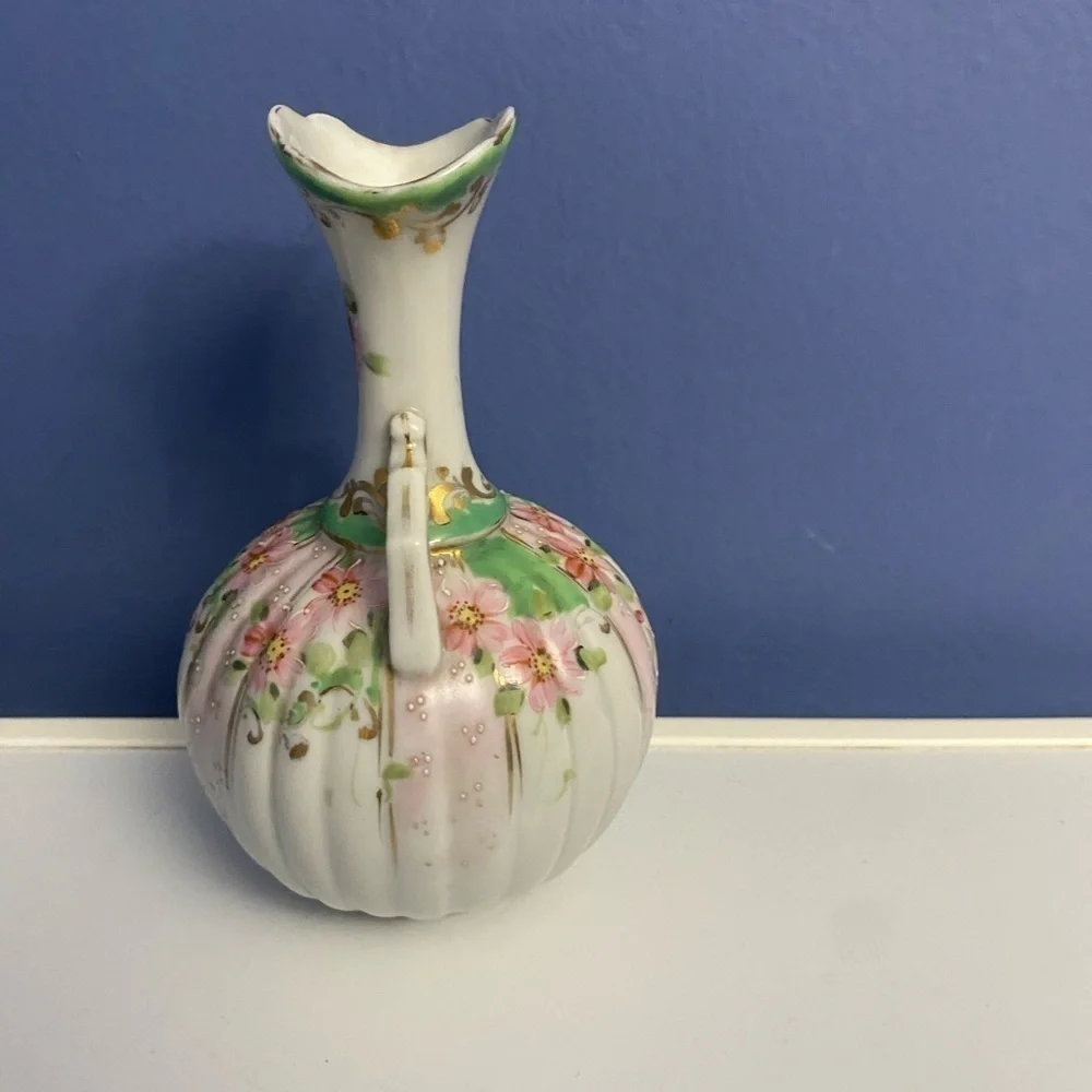 Hand painted & Gold Trimmed Japanese 5” Porcelain Floral